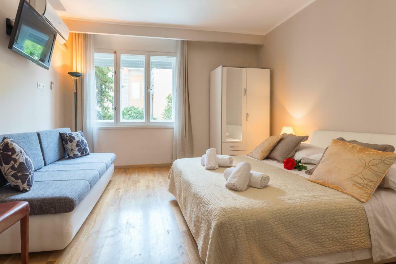 Golden Split Rooms Exterior foto